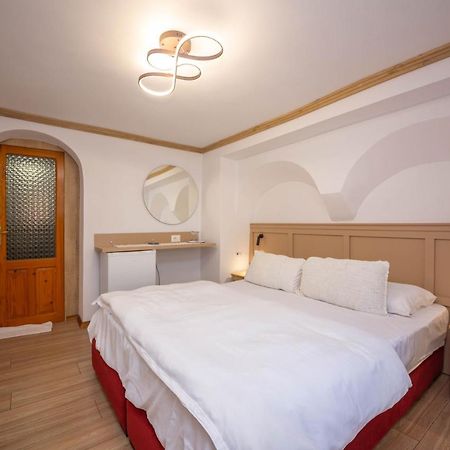 Bed And Breakfast Kotoni Gjirokastër Exterior foto