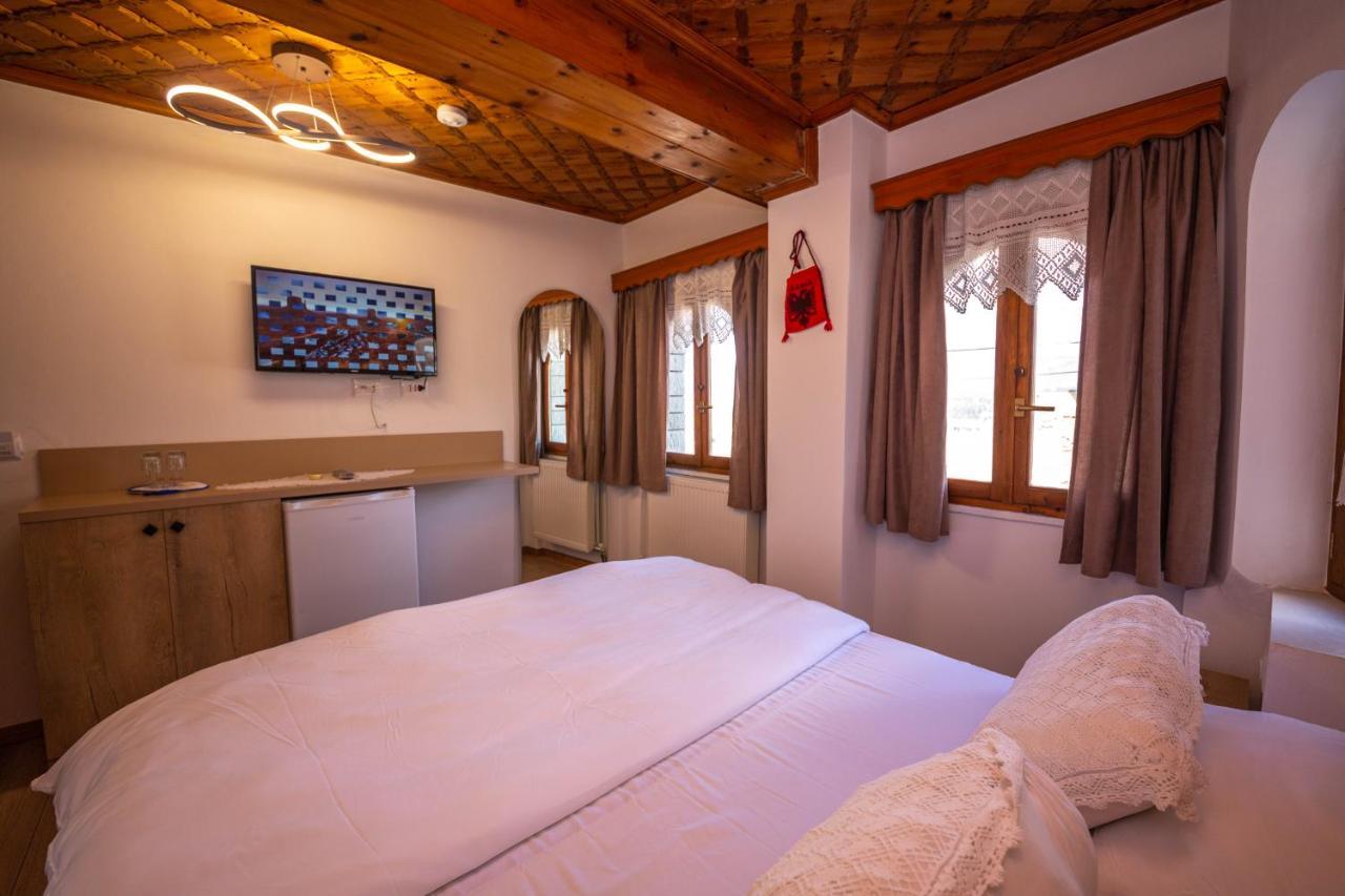 Bed And Breakfast Kotoni Gjirokastër Exterior foto