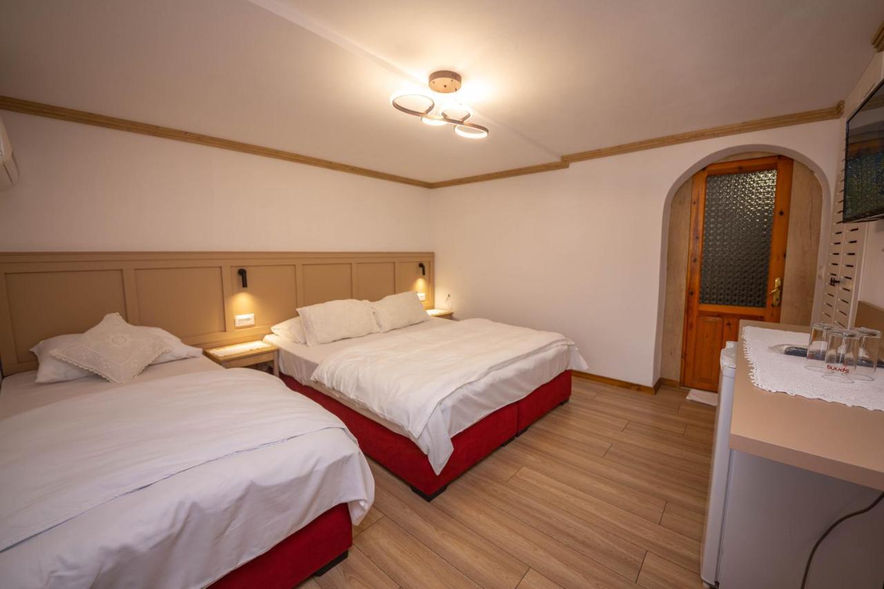 Bed And Breakfast Kotoni Gjirokastër Exterior foto
