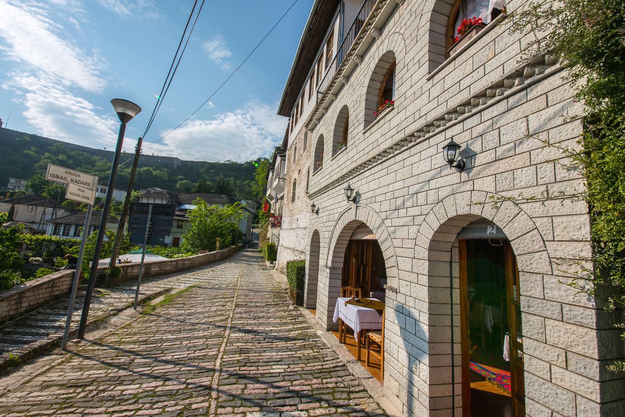 Bed And Breakfast Kotoni Gjirokastër Exterior foto