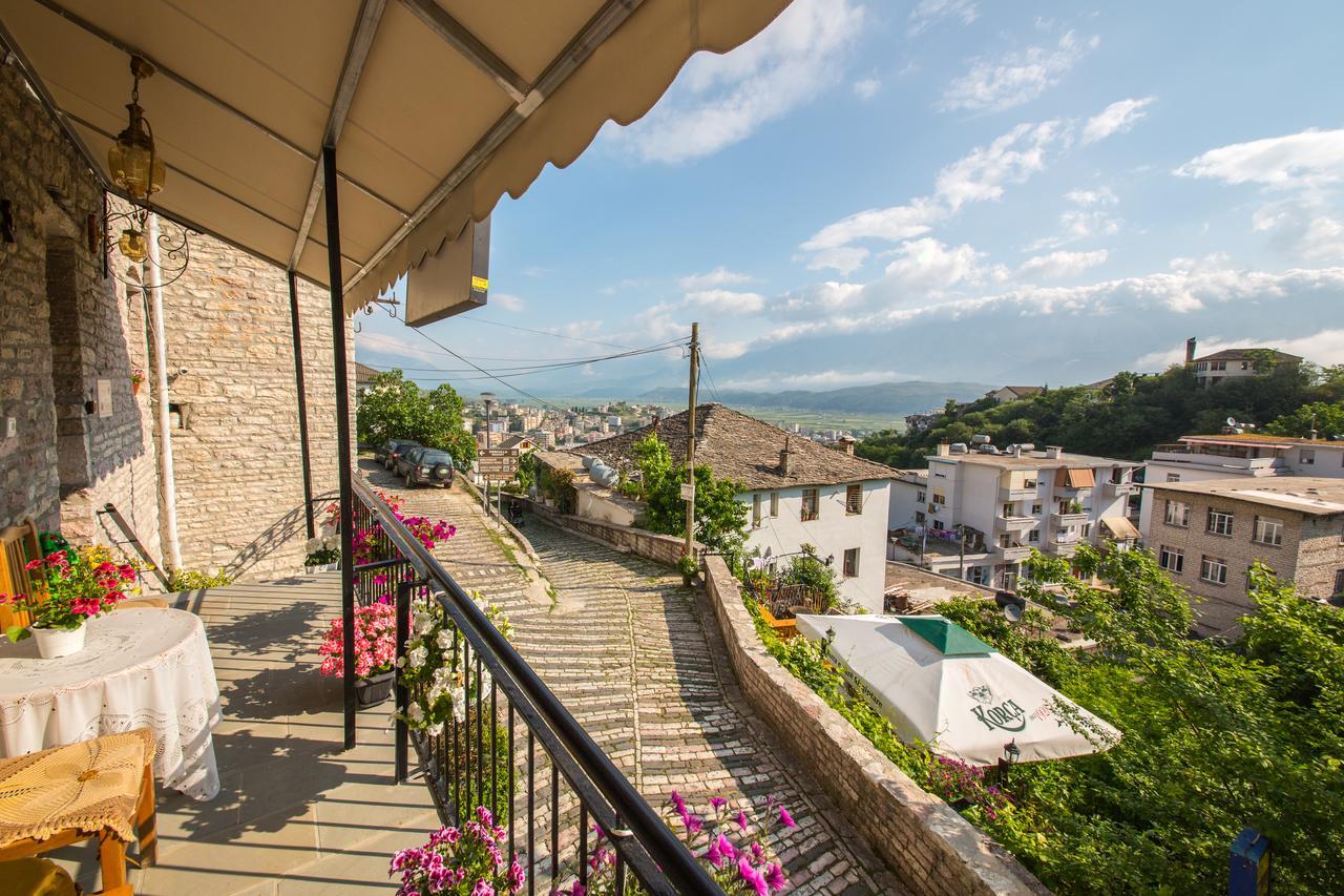 Bed And Breakfast Kotoni Gjirokastër Exterior foto