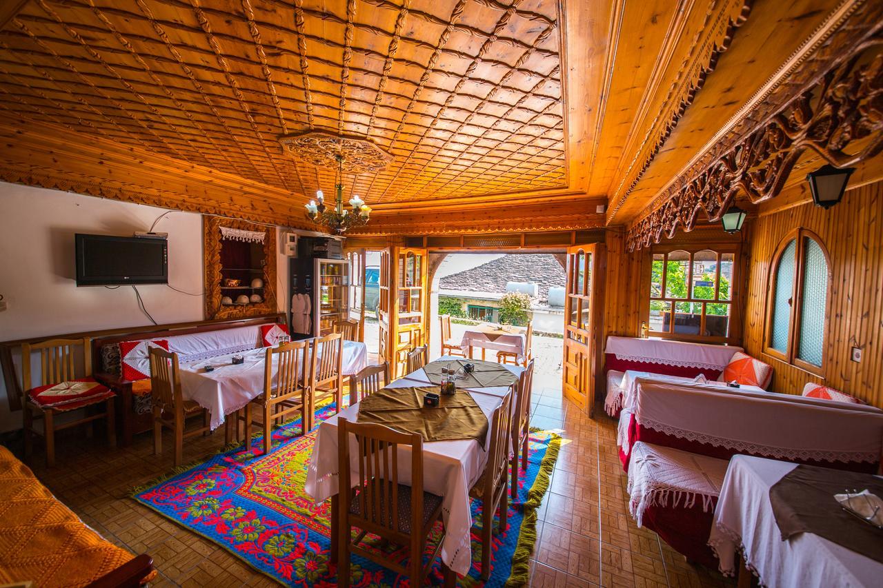 Bed And Breakfast Kotoni Gjirokastër Exterior foto